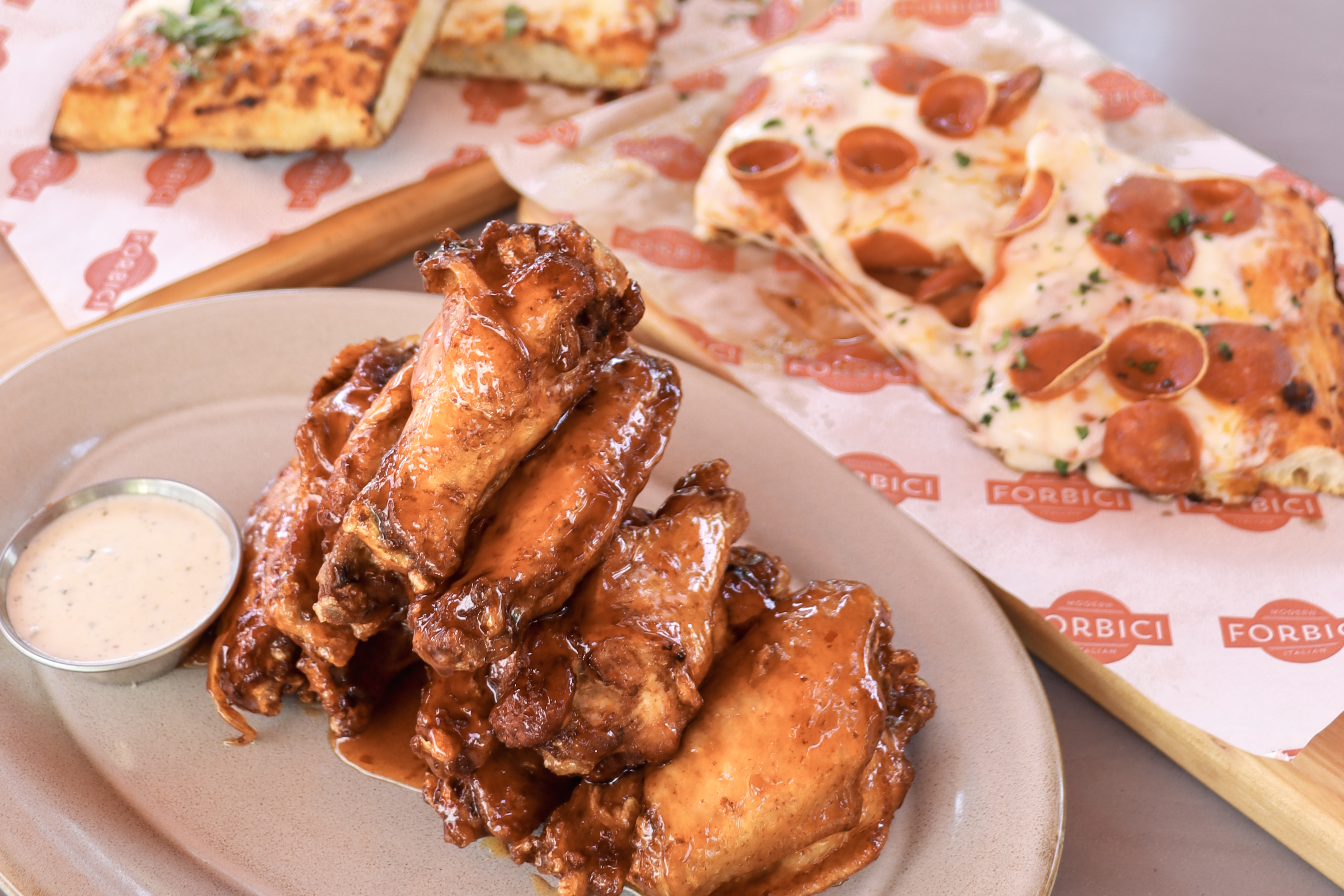 Tampa Restaurant Wings Photography Chicken wings with pizza combo